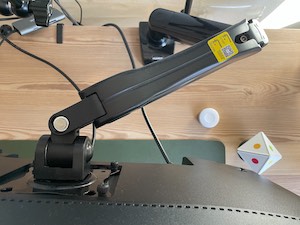 brazo soporte monitor